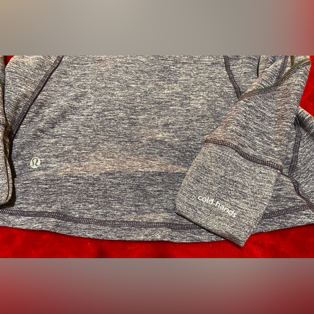 Lululemon SZ 6 quarter zip long sleeved shirt with thumb holes Awesome Condition - Picture 8 of 17